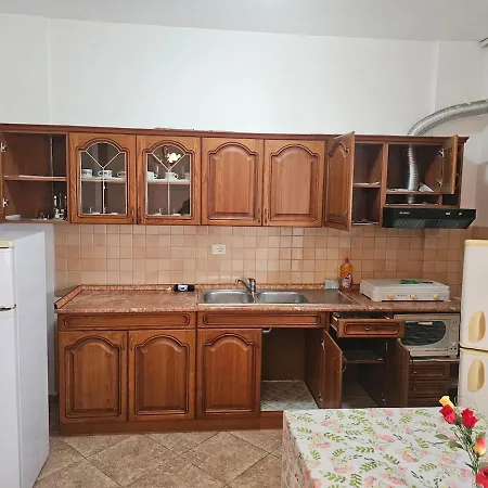 Holiday Apartments Durres Апартаменты *