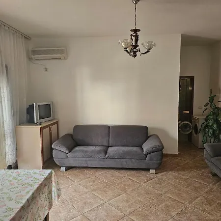 Holiday Apartments Durres * Дуррес